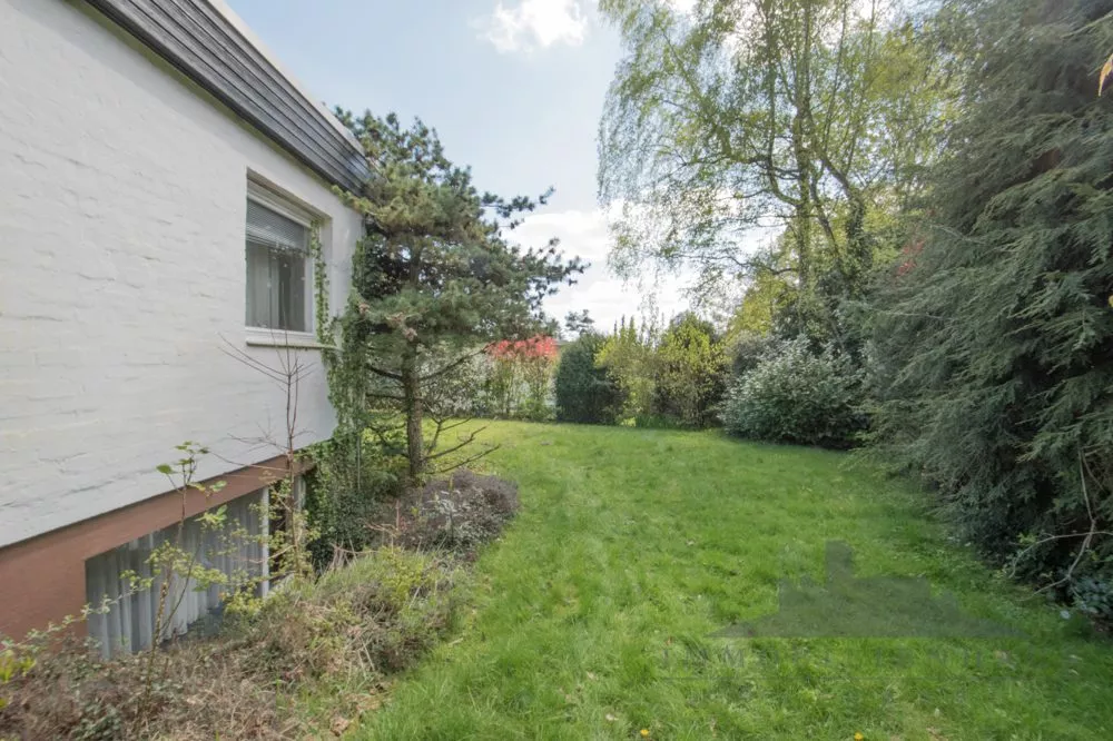Immobilienangebot - Königstein im Taunus / Falkenstein - Alle - Einfamilienhaus mit Potenzial in begehrter Lage von Königstein-Falkenstein - provisionsfrei!