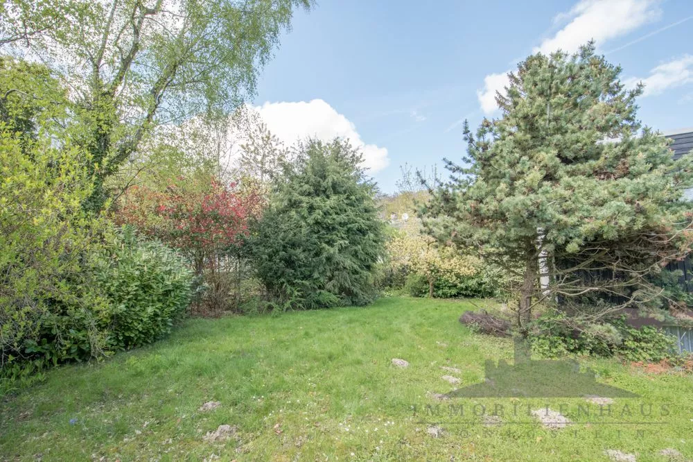 Immobilienangebot - Königstein im Taunus / Falkenstein - Alle - Einfamilienhaus mit Potenzial in begehrter Lage von Königstein-Falkenstein - provisionsfrei!