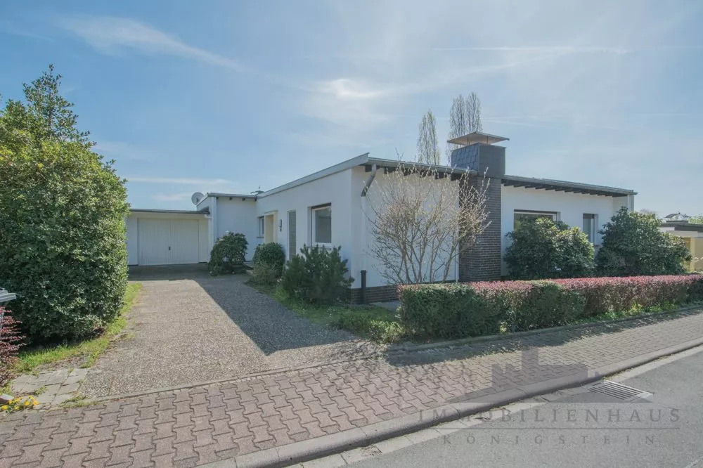 Immobilienangebot - Glashütten - Alle - Einfamilienhaus in einzigartiger Feldrandlage von Glashütten - provisionsfrei!