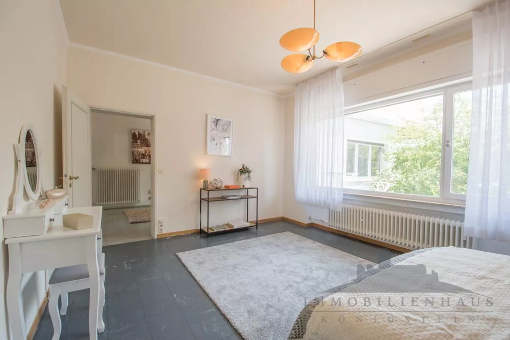 Immobilienangebot - Glashütten - Alle - Einfamilienhaus in einzigartiger Feldrandlage von Glashütten - provisionsfrei!