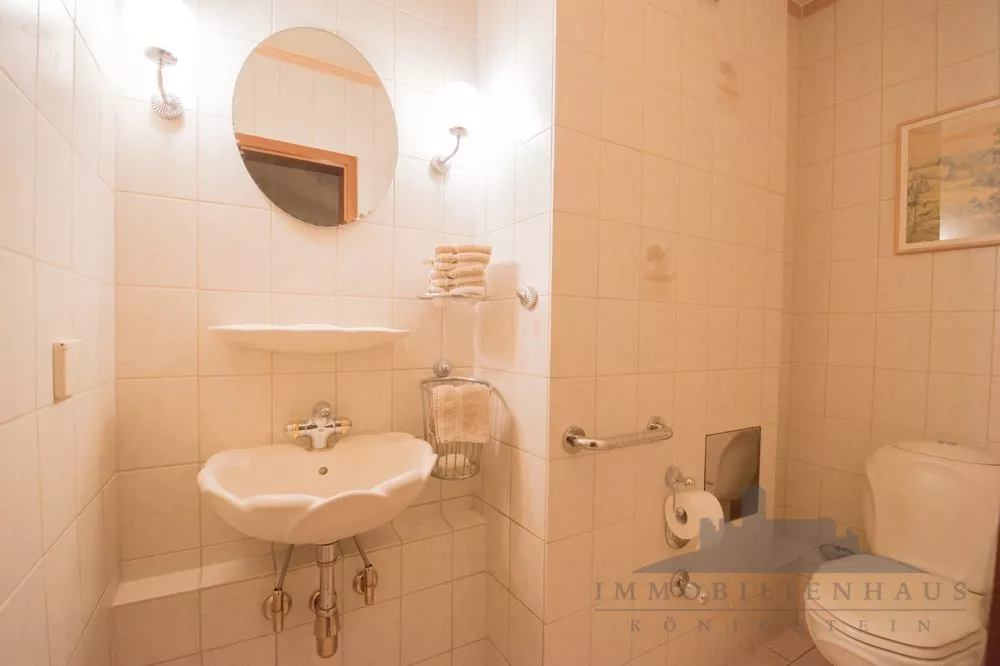 Immobilienangebot - Bad Soden am Taunus - Alle - Provisionsfrei! Gepflegte 3-Zimmer-Wohnung in 1A-Lage von Bad Soden mit Balkon und 2 TG-Plätzen
