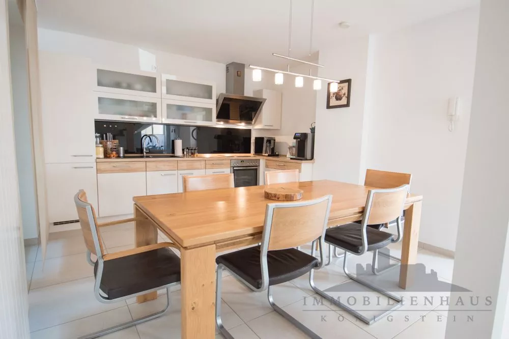 Immobilienangebot - Bad Vilbel - Alle - Moderne 4-Zimmer Maisonette-Wohnung / Doppelhaushälfte in saniertem Zustand- Provisionsfrei