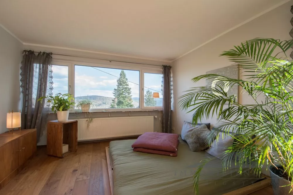 Immobilienangebot - Weilrod - Alle - Saniertes Einfamilienhaus mit großem Grundstück und Panoramablick für Naturliebhaber, provisionsfrei