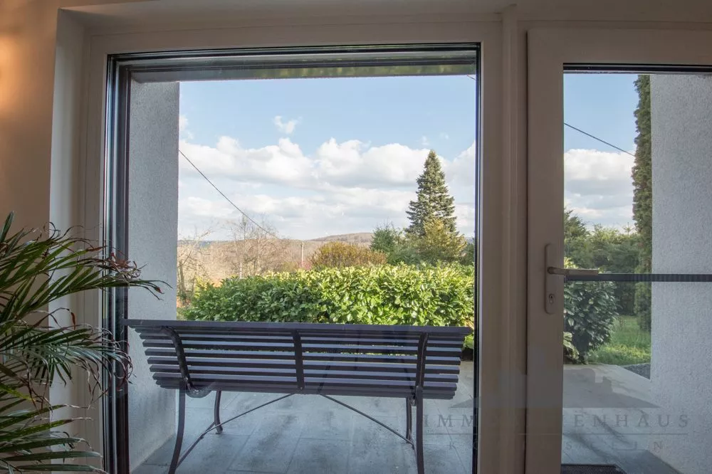 Immobilienangebot - Weilrod - Alle - Saniertes Einfamilienhaus mit großem Grundstück und Panoramablick für Naturliebhaber, provisionsfrei