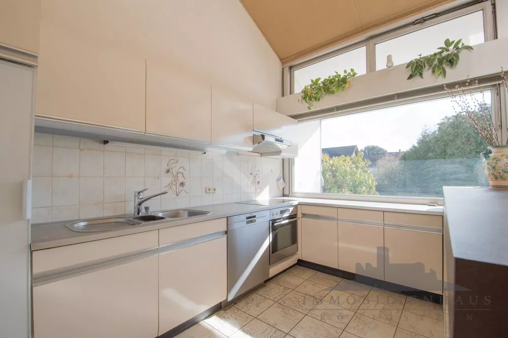 Immobilienangebot - Kelkheim (Taunus) / Fischbach - Alle - Sanierungsbedürftiges Einfamilienhaus in privater Wohnlage von Kelkheim-Fischbach