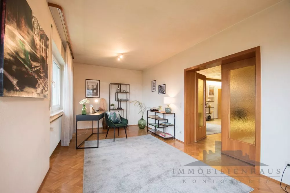 Immobilienangebot - Usingen - Alle - Großes Einfamilienhaus mit tollem Garten und vielseitigen Nutzungsmögkichkeiten in  Usingen - provisionsfrei