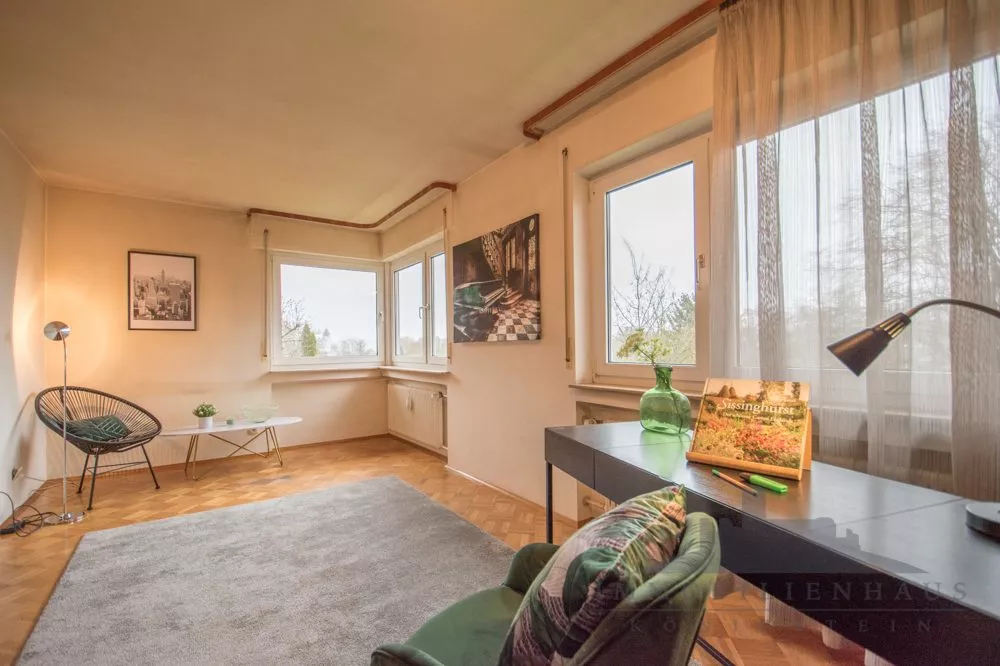 Immobilienangebot - Usingen - Alle - Großes Einfamilienhaus mit tollem Garten und vielseitigen Nutzungsmögkichkeiten in  Usingen - provisionsfrei
