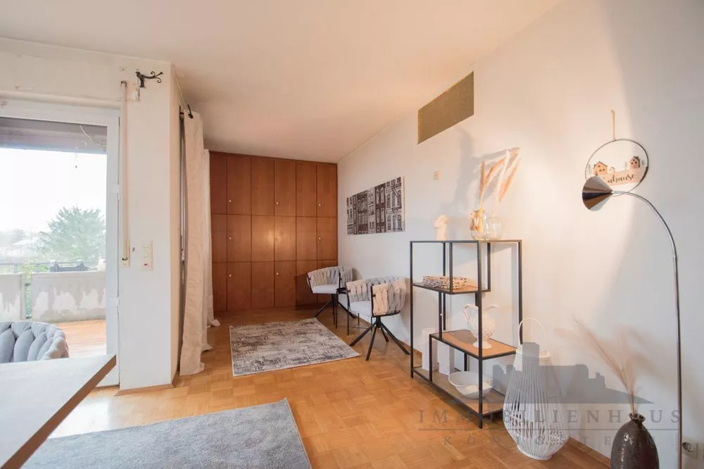 Immobilienangebot - Usingen - Alle - Großes Einfamilienhaus mit tollem Garten und vielseitigen Nutzungsmögkichkeiten in  Usingen - provisionsfrei