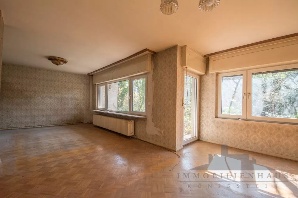 Immobilienangebot - Frankfurt am Main / Nieder-Eschbach - Alle - Doppelhaushälfte in guter Lage von Nieder-Eschbach