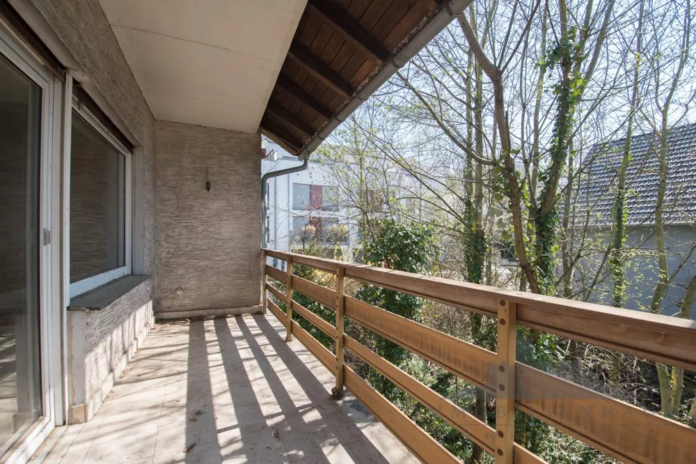 Immobilienangebot - Frankfurt am Main / Nieder-Eschbach - Alle - Doppelhaushälfte in guter Lage von Nieder-Eschbach
