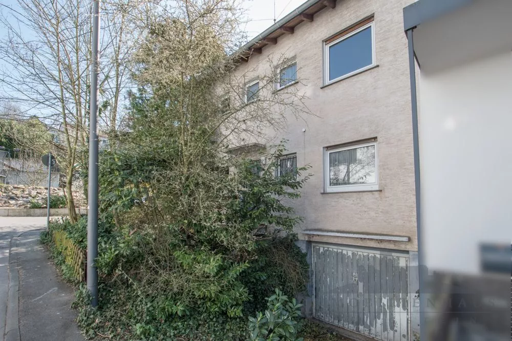 Immobilienangebot - Frankfurt am Main / Nieder-Eschbach - Alle - Doppelhaushälfte in guter Lage von Nieder-Eschbach