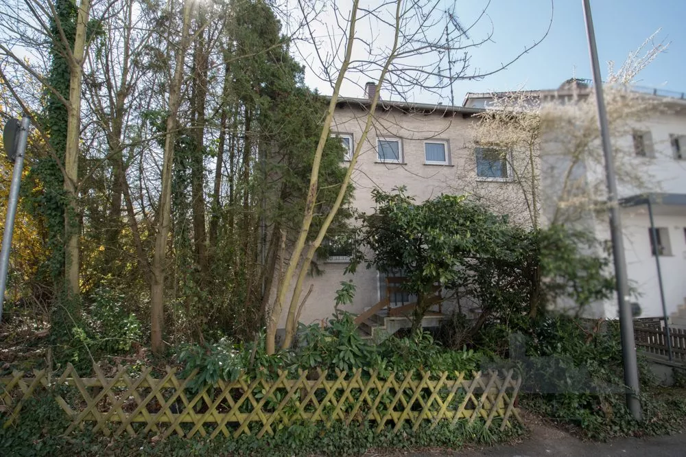 Immobilienangebot - Frankfurt am Main / Nieder-Eschbach - Alle - Doppelhaushälfte in guter Lage von Nieder-Eschbach