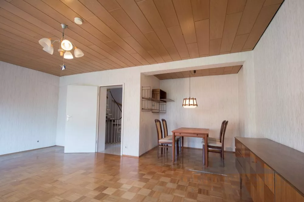 Immobilienangebot - Frankfurt am Main / Hausen - Alle - Attraktives Reihenhaus in bester Lage von Frankfurt-Hausen - provisionsfrei