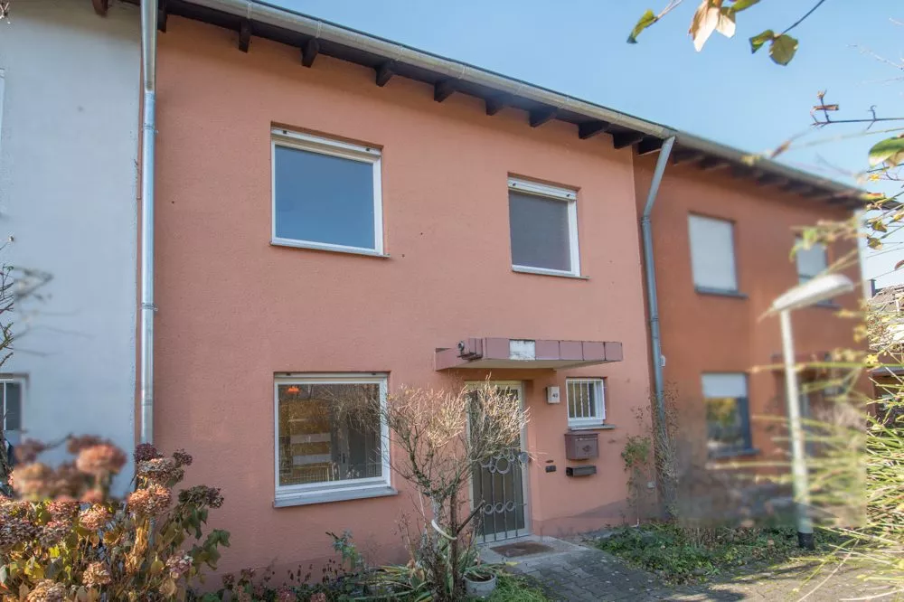 Immobilienangebot - Frankfurt am Main / Hausen - Alle - Attraktives Reihenhaus in bester Lage von Frankfurt-Hausen - provisionsfrei