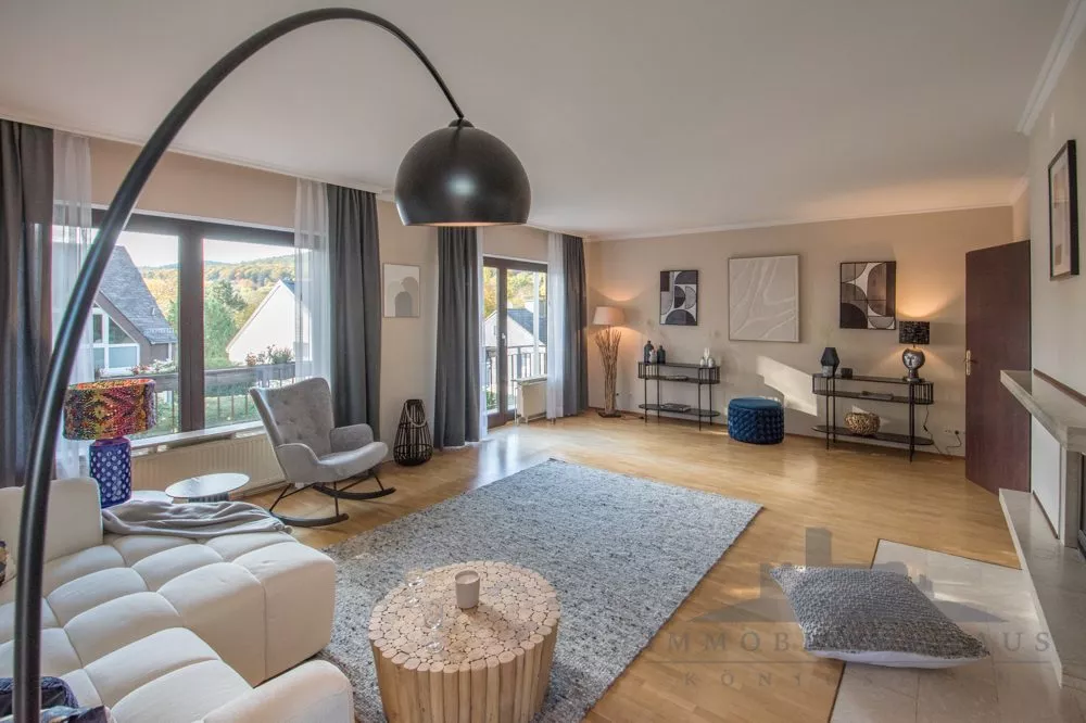 Immobilienangebot - Königstein im Taunus - Alle - Großzügiges Einfamilienhaus in exklusiver Lage von Königstein mit Burgblick - provisionsfrei