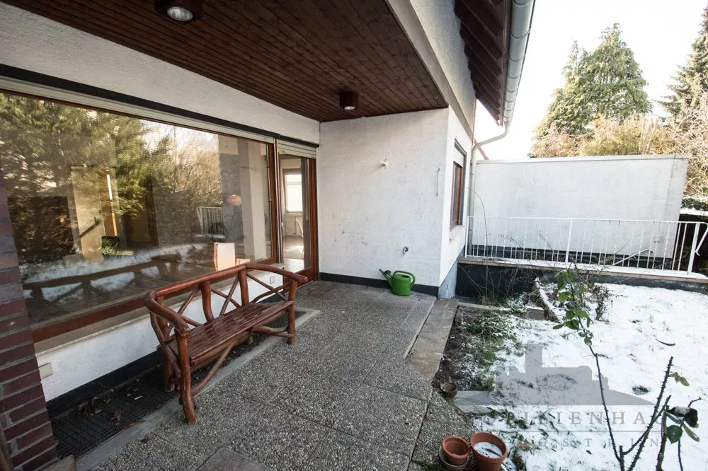 Immobilienangebot - Eschborn - Alle - Geräumige Doppelhaushälfte in Top-Lage von Eschborn