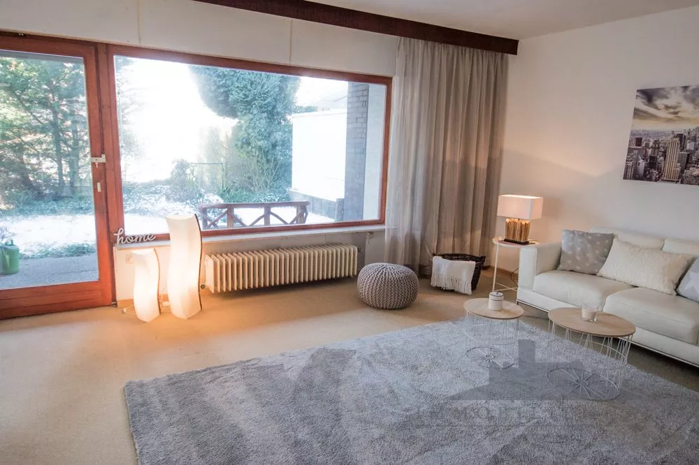 Immobilienangebot - Eschborn - Alle - Geräumige Doppelhaushälfte in Top-Lage von Eschborn