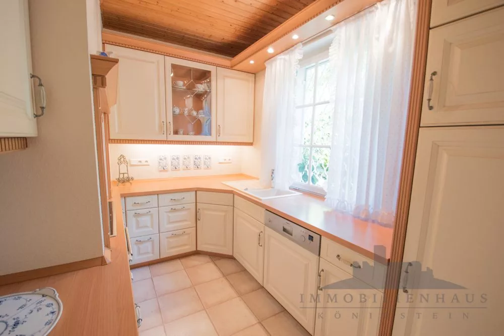 Immobilienangebot - Königstein im Taunus - Alle - Charmante Villa in bester Lage von Königstein i.Ts. mit viel Potential