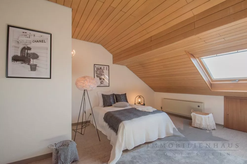 Immobilienangebot - Liederbach am Taunus - Alle - Reihenhaus in bester Lage von Liederbach am Taunus inklusive 2 Garagen