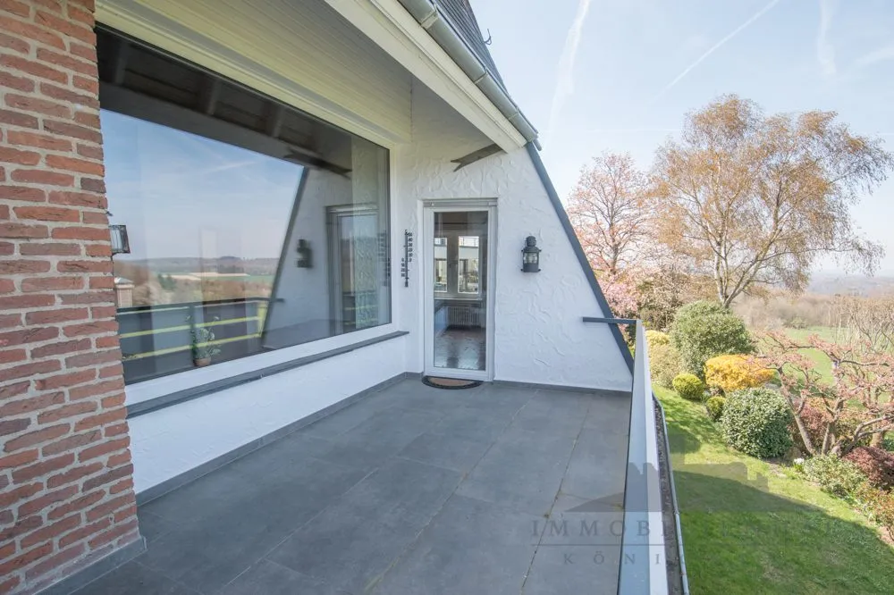 Immobilienangebot - Glashütten - Alle - Attraktives Einfamilienhaus in einzigartiger Lage von Glashütten mit Panoramablick