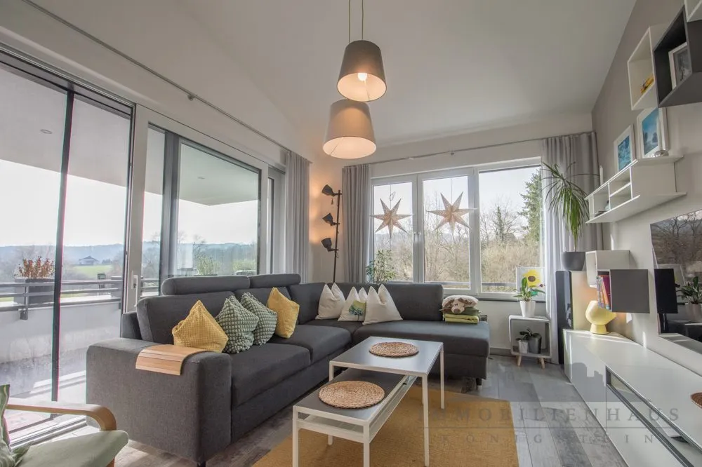 Immobilienangebot - Kelkheim (Taunus) - Alle - Kelkheim: Moderne 5-Zimmer Wohnung mit bis zu 5,40 Meter Raumhöhe und tollem Blick in die Natur