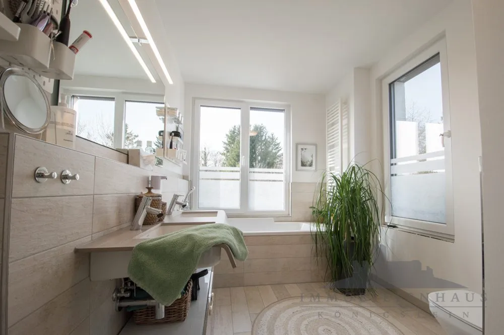 Immobilienangebot - Kelkheim (Taunus) - Alle - Kelkheim: Moderne 5-Zimmer Wohnung mit bis zu 5,40 Meter Raumhöhe und tollem Blick in die Natur