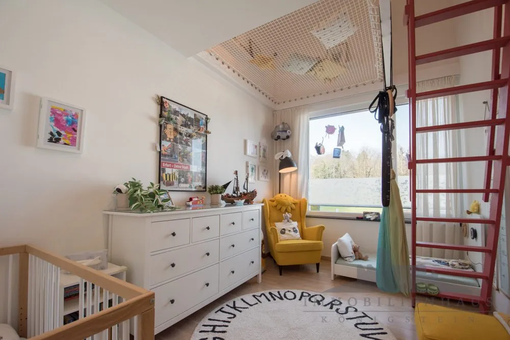 Immobilienangebot - Kelkheim (Taunus) - Alle - Kelkheim: Moderne 5-Zimmer Wohnung mit bis zu 5,40 Meter Raumhöhe und tollem Blick in die Natur