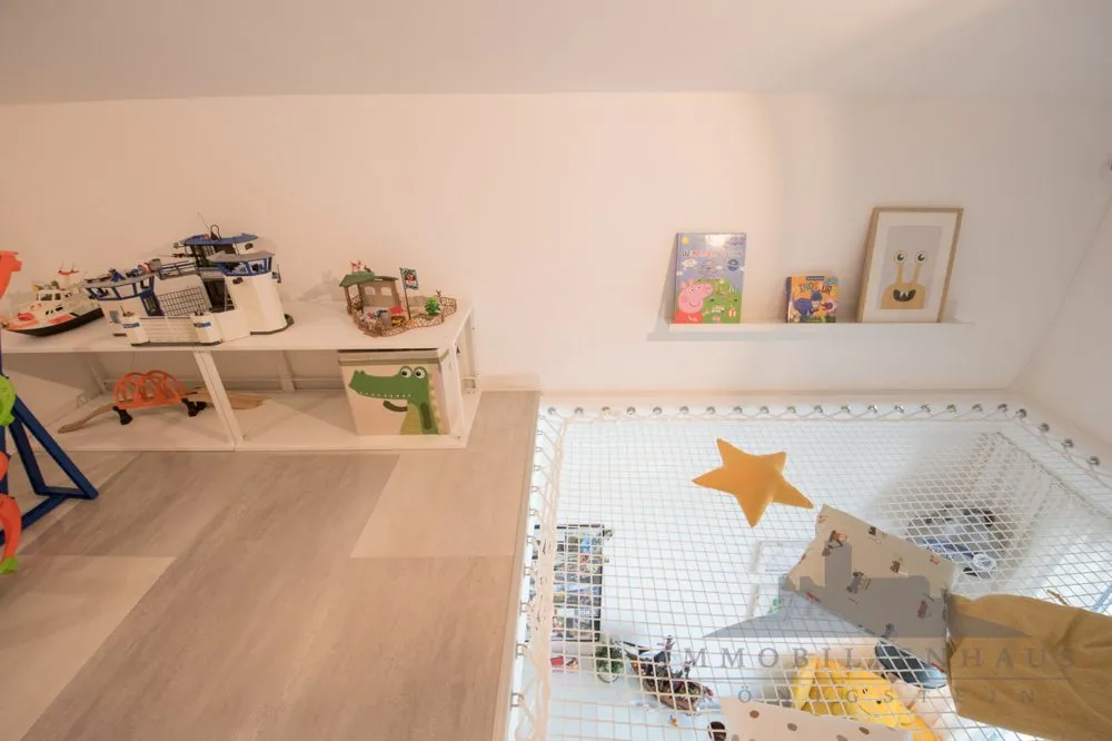 Immobilienangebot - Kelkheim (Taunus) - Alle - Kelkheim: Moderne 5-Zimmer Wohnung mit bis zu 5,40 Meter Raumhöhe und tollem Blick in die Natur