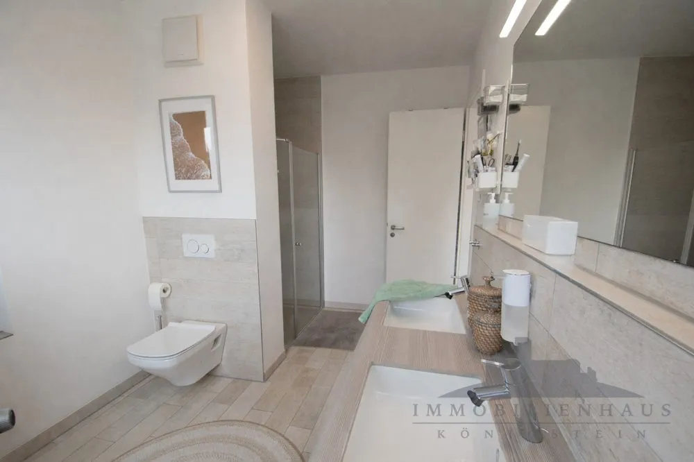Immobilienangebot - Kelkheim (Taunus) - Alle - Kelkheim: Moderne 5-Zimmer Wohnung mit bis zu 5,40 Meter Raumhöhe und tollem Blick in die Natur