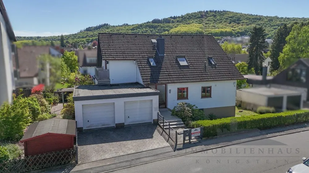 Immobilienangebot - Kelkheim (Taunus) - Alle - Provisionsfrei: Attraktives Zweifamilienhaus mit Garten in ruhiger Lage von Kelkheim
