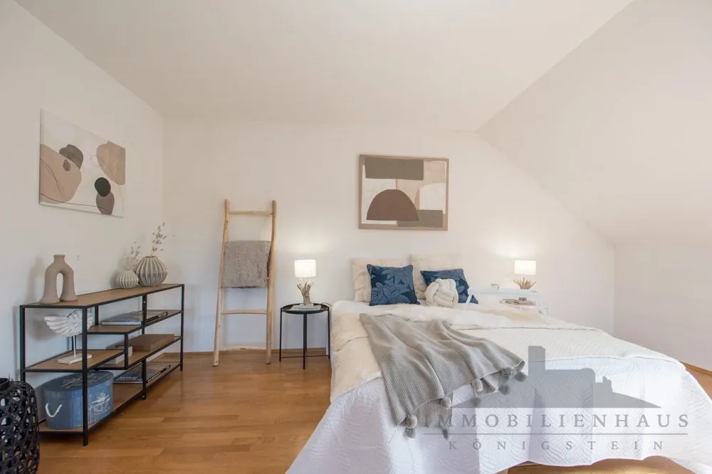 Immobilienangebot - Kelkheim (Taunus) - Alle - Provisionsfrei: Attraktives Zweifamilienhaus mit Garten in ruhiger Lage von Kelkheim